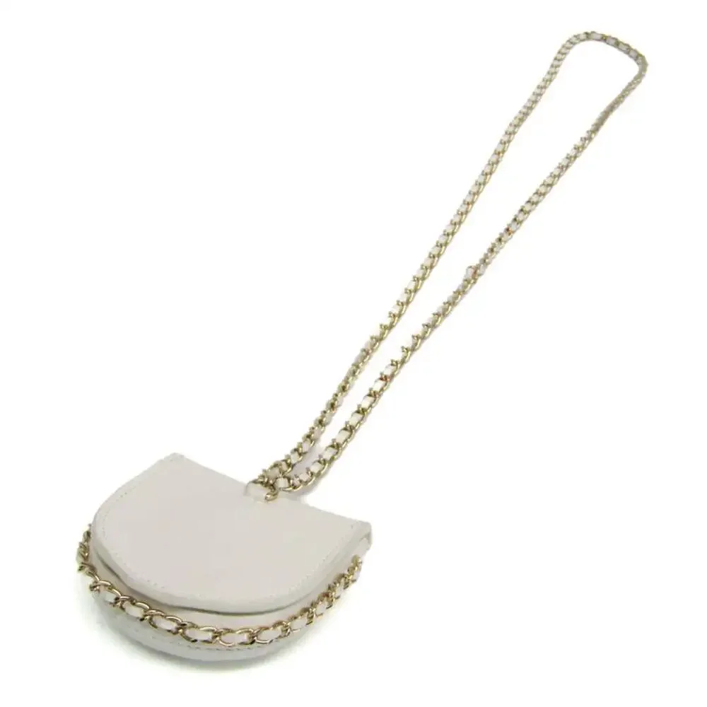 CHANEL White Pearl Leather Wallet